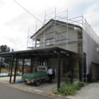 米松の18㎜の胴縁をサイディング下の木下地にめがけて取り付けます。